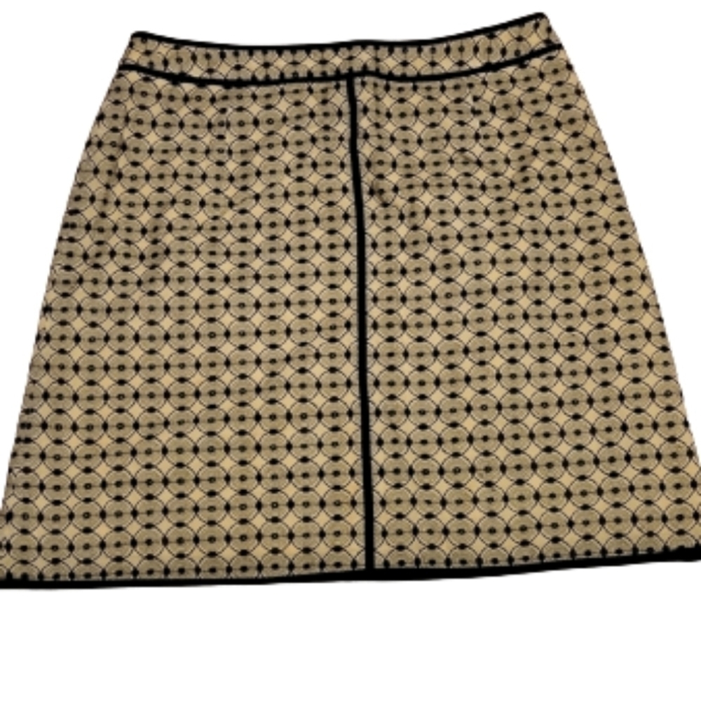 Women's Petites Talbot Cream and Black Geometric Pattern Pencil Skirt. Size 10.